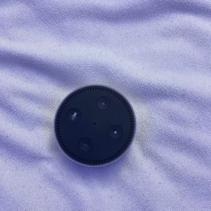 Amazon alexa echo dot 2nd gen (barely used sitting in my closet for a while